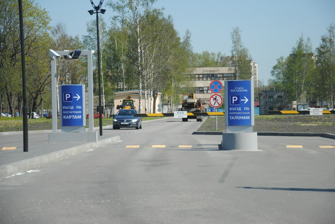 ТЕОРЕМА. Наземный указатель в БЦ Бенуа