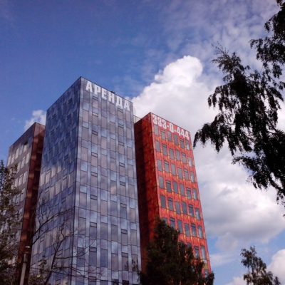Н 2 О. Рекламная наклейка на фасад