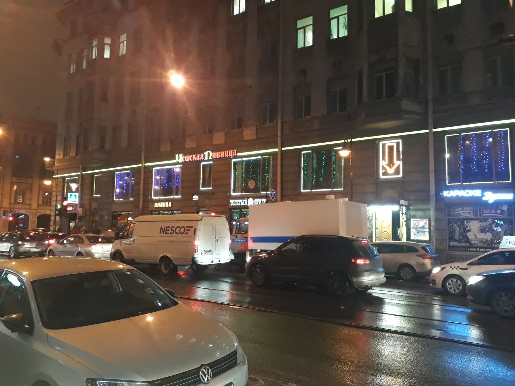 Чешская Пивница на углу Белинского и Литейного