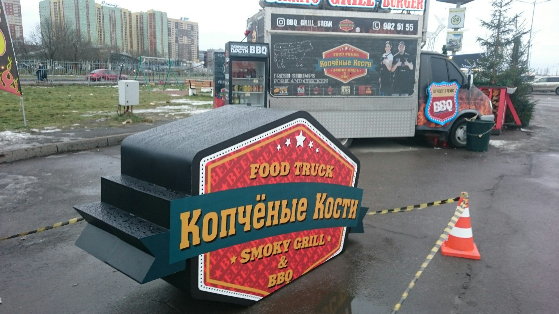 Наземная рекламная стела