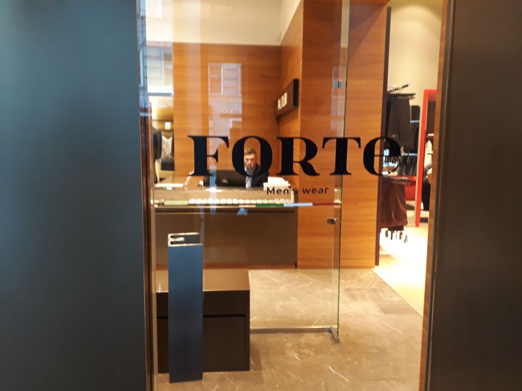 Новая вывеска для бутика FORTE