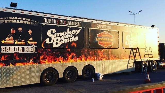 Комплексное рекламное оформление фудтрака / Monster_truck_bbq