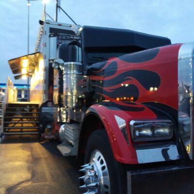 Комплексное рекламное оформление фудтрака / Monster_truck_bbq