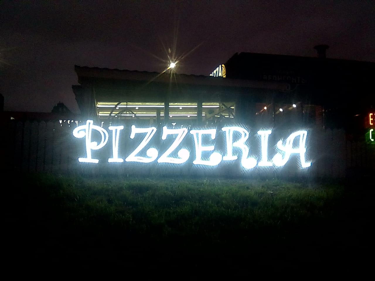 Комплексное оформление ресторана / Tutto pizza. п.Велигонты