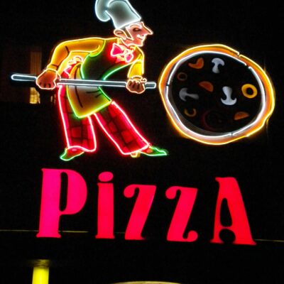 Неон на улице и в интерьере